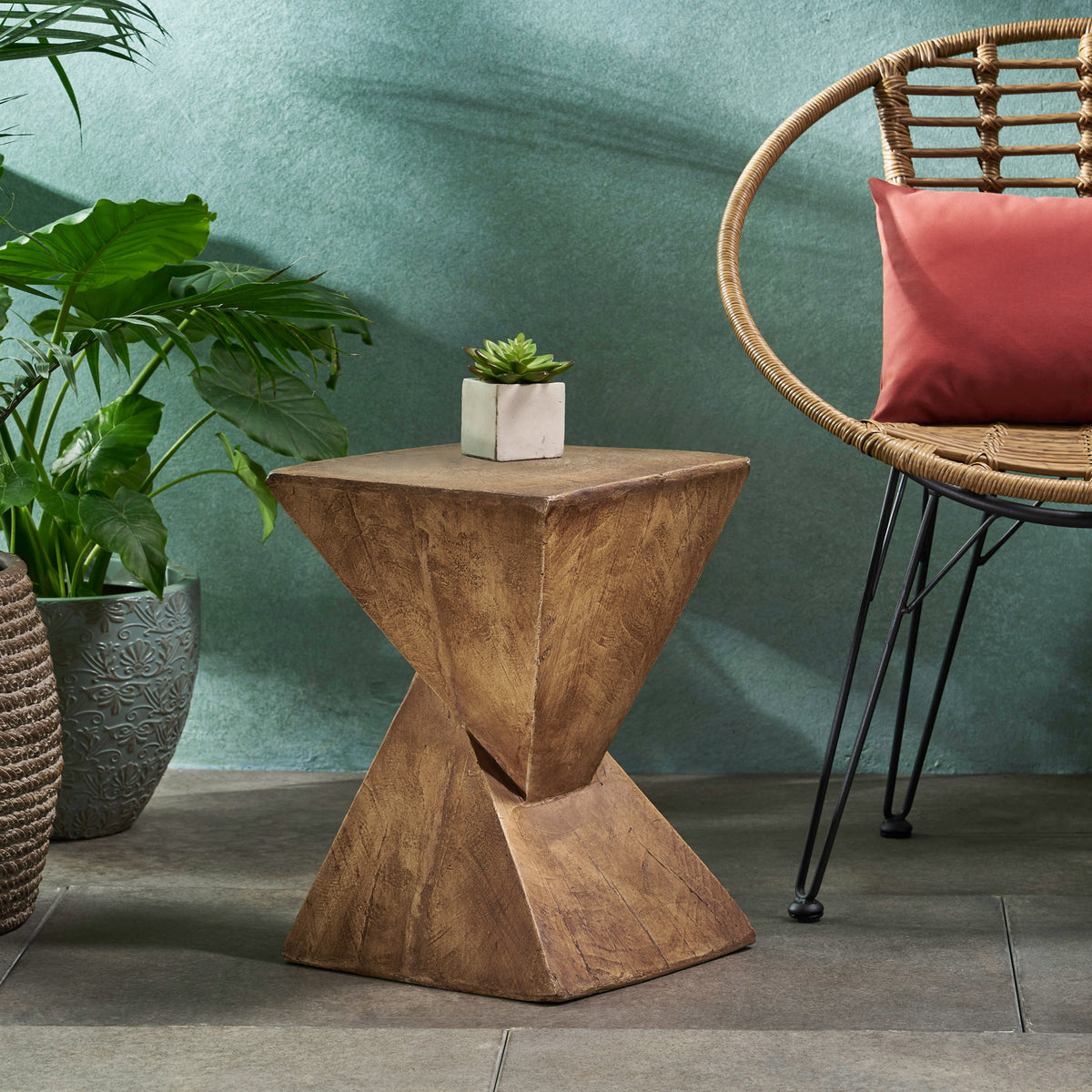 TESS Modern Side Table -Stylish End Table Compatible with Living Room, Bedroom, or Office,Versatile Home Furniture,Natural Color